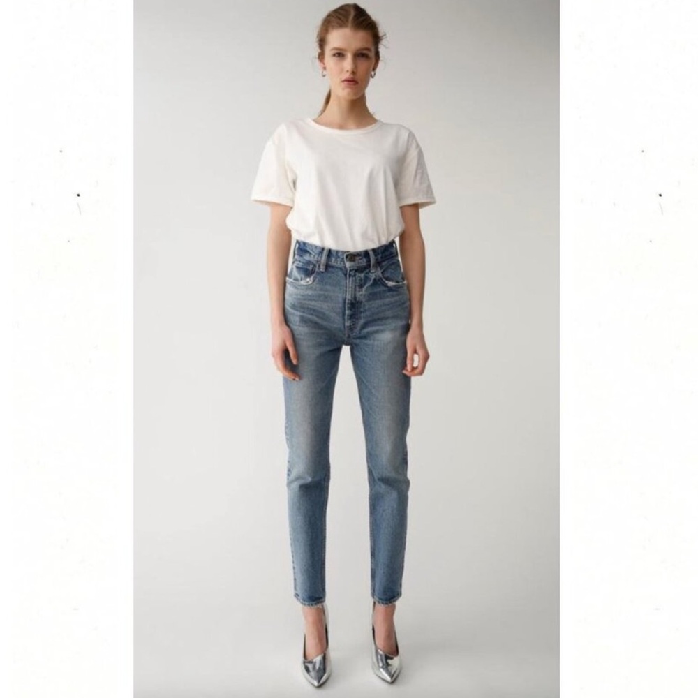 Moussy High-Rise Straight Jeans in Light Blue